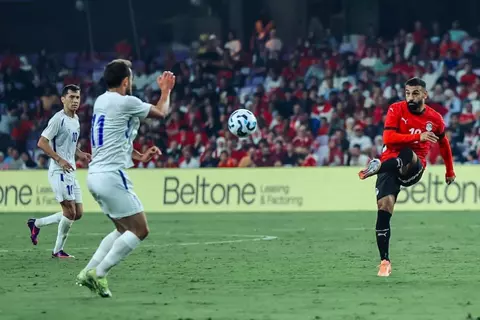 إصابة زيزو ولقاء صلاح وكانافارو.. لقطات من مباراة مصر وأوزبكستان (صور)